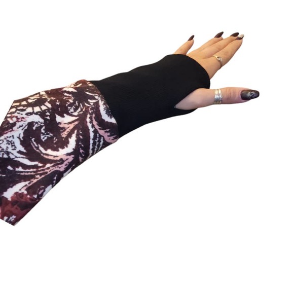 Joie Caleigh Cropped Sweater Marbled Abstract Floral Fractal Women sz Large - Picture 9 of 9